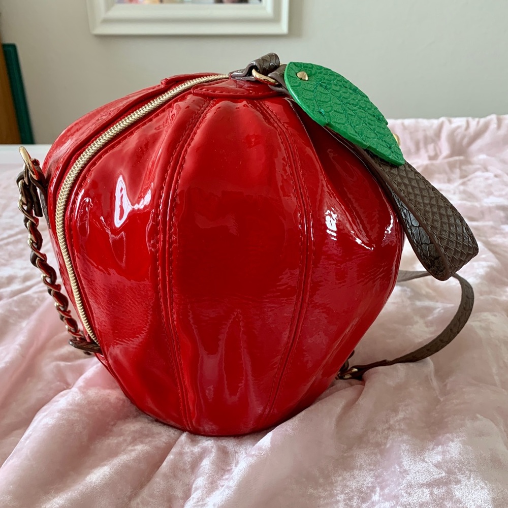 NWOT! Betsey Johnson Novelty Apple Orchard Purse